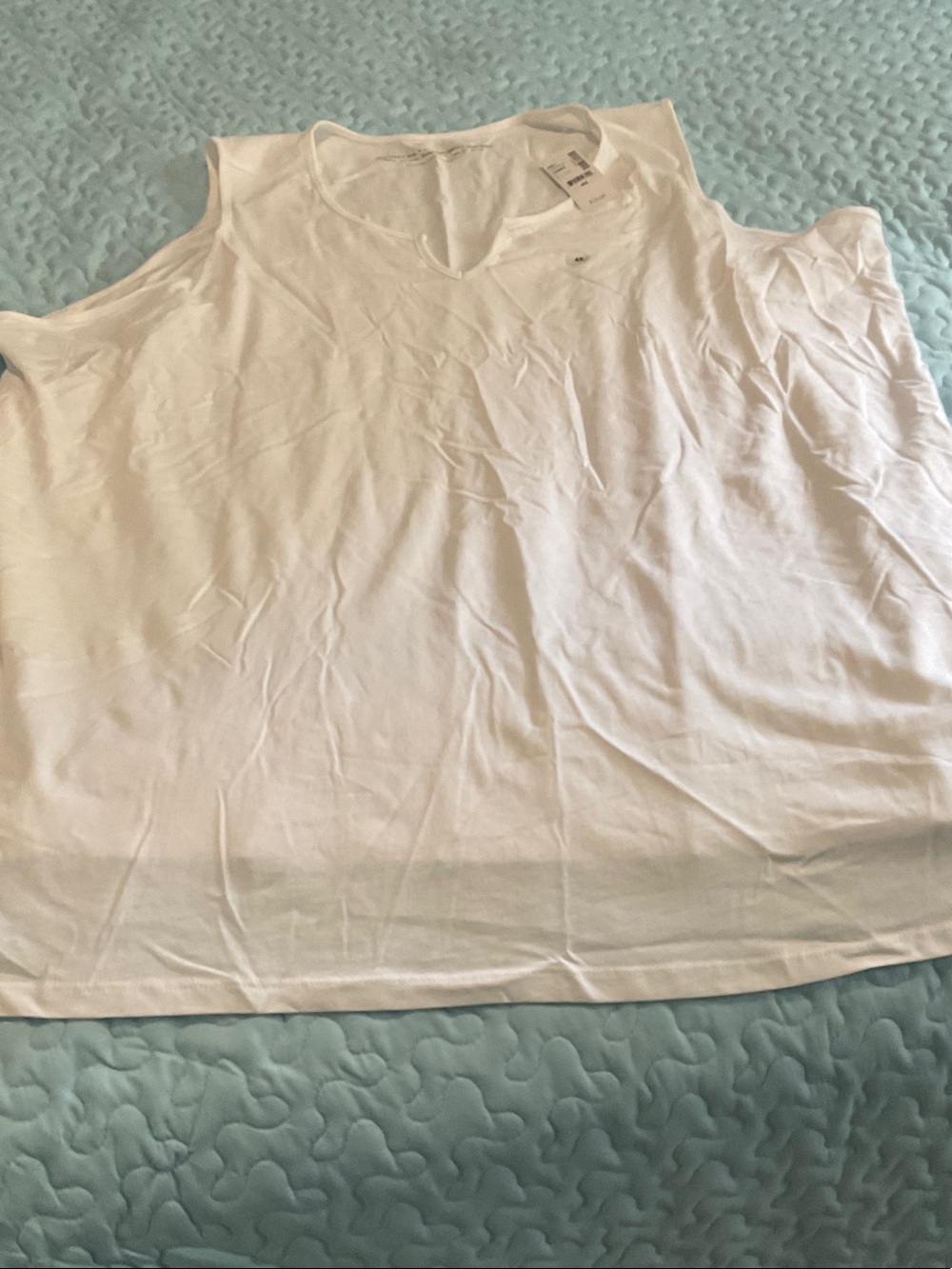 Penningtons White Sleeveless V-Neck Tank Top